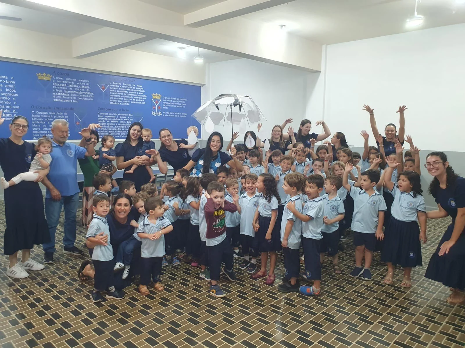 Comunidade Escolar do Colégio Filhos para o Céu